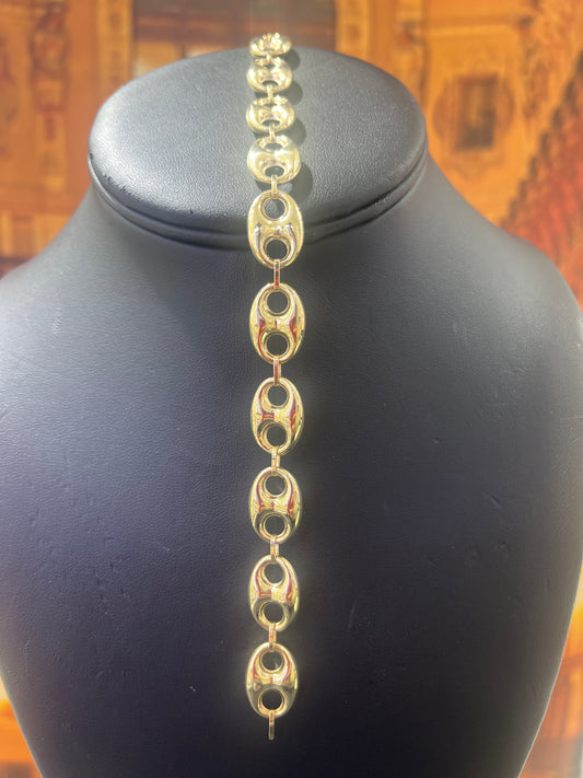 14KT Gold Bracelet - 11mm Gucci Design Plain