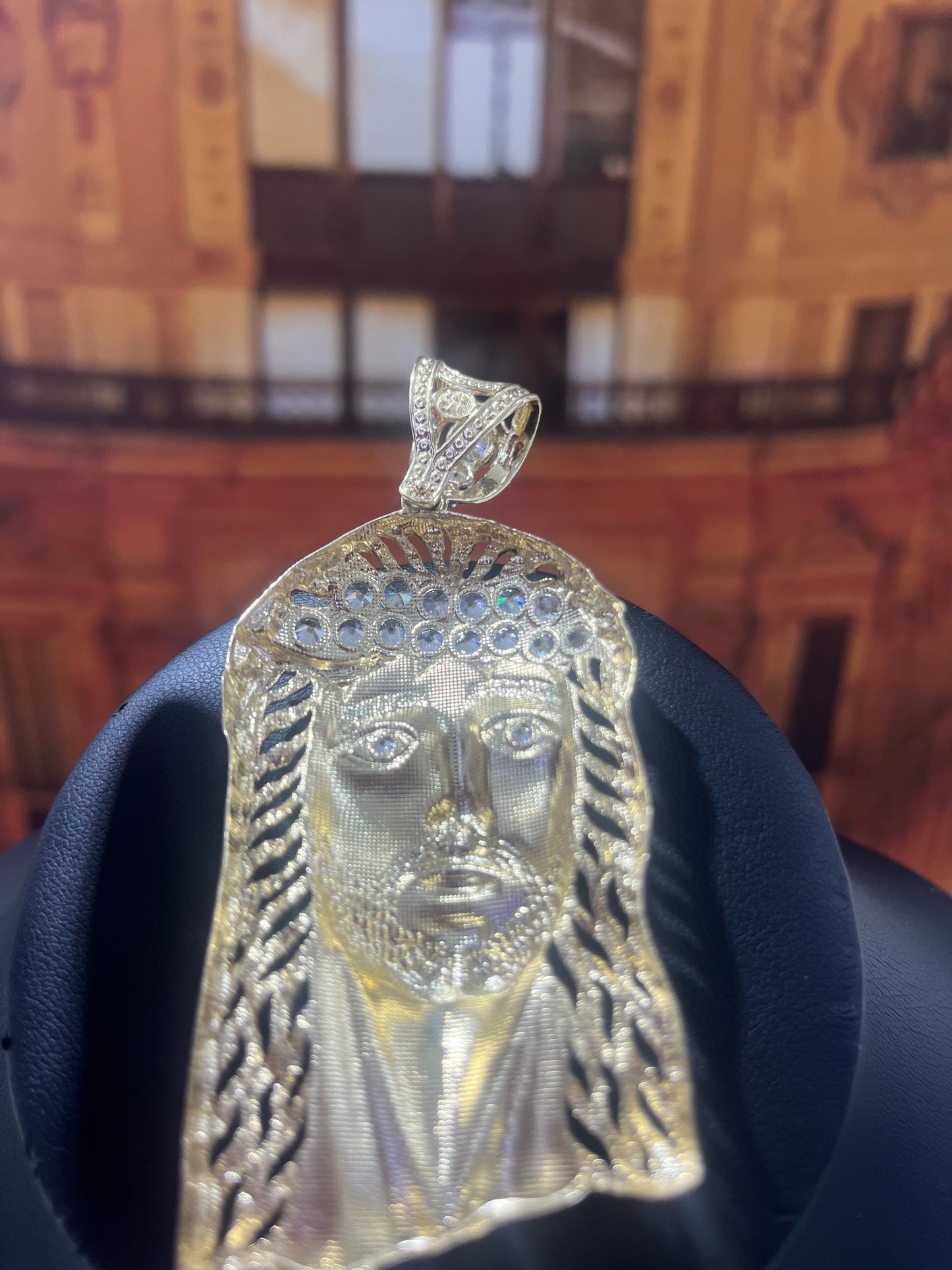 14KT Gold Pendant - 37mm Jesus-Face Design